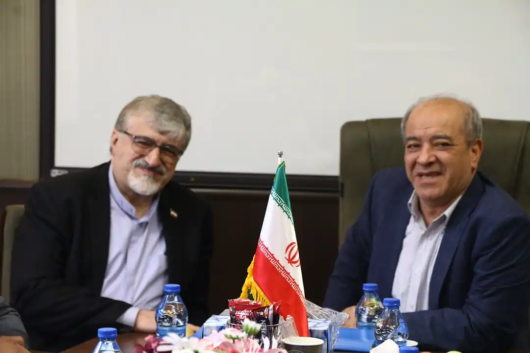 انعقاد تفاهم‌نامه میان سازمان شهرداری‌ها و موسسه اندیشه معین (1)